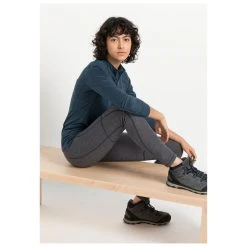 Hessnatur - Women's Funktionsshirt Aus Bio-Merinowolle & Seide - Sous-vêtement Mérinos -Boutique Röhnisch hessnatur womens funktionsshirt aus bio merinowolle seide sous vetement merinos detail 3